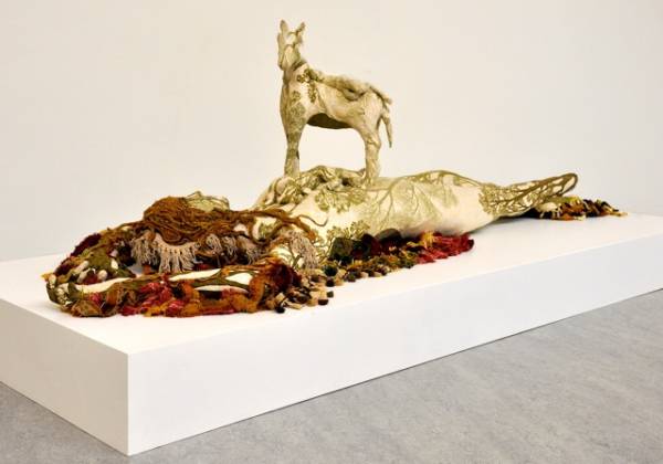 Barbara Polderman | Liggende vrouw met drie paarden, 2008
